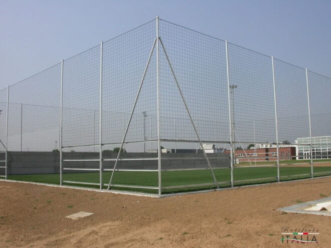 Tipologie di reti da recinzione campi calcetto e calcio