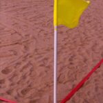Set 10 pali calcio snodati con bussole, bandierine, clips