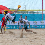 Coppia porte beach soccer 5,5x2,2 metri in alluminio sez. 80 mm, traversa divisa, mobili, gomiti saldati