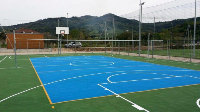 Impianto pallavolo monotubolare diam. 70 mm., con bussole, zincato, completo di tendirete