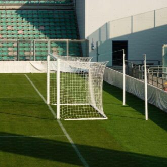 Coppia porte calcio 732x244 cm., in alluminio, reggirete a palo distanziato, a norma UNI EN 748