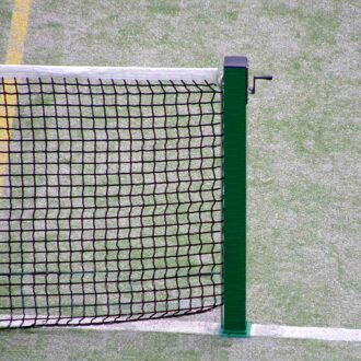 Pali tennis in acciaio, sezione quadra 80 × 80 mm