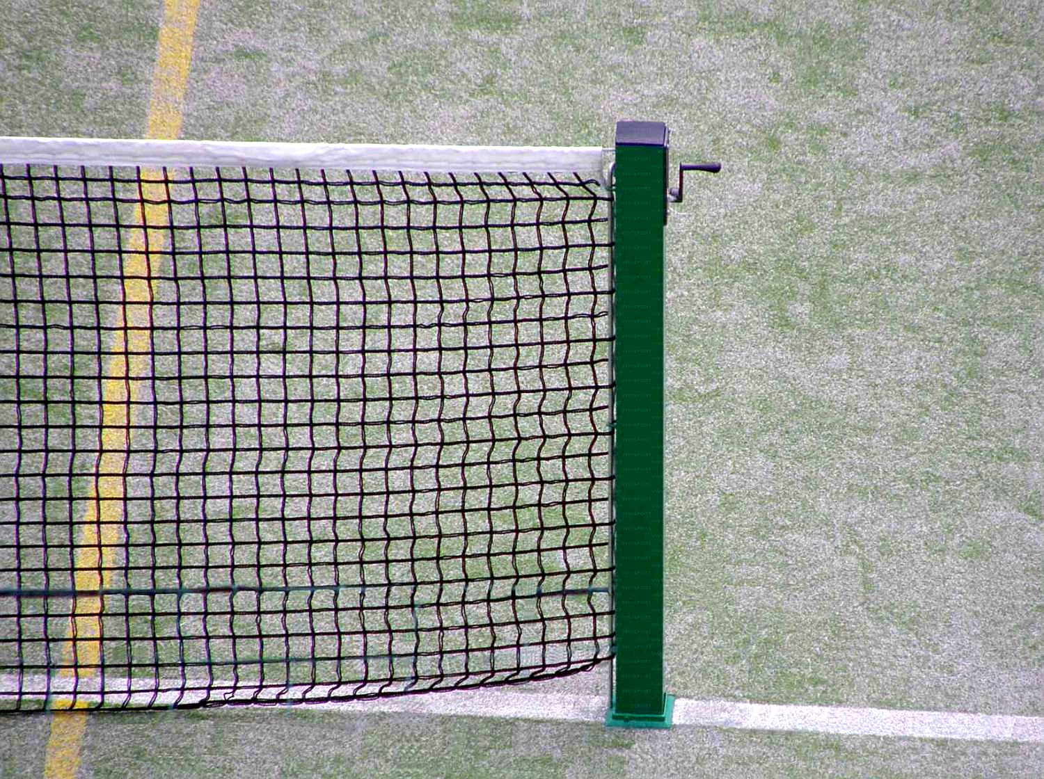 PALI TENNIS QUADRI Pali tennis in acciaio, sezione quadra 80 × 80 mm - immagine 1