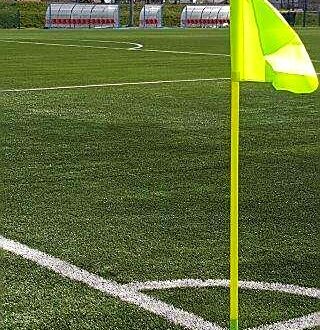 Set 4 pali calcio d'angolo snodati con bussole e bandierine